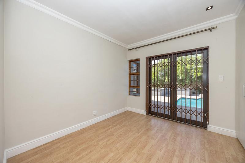 5 Bedroom Property for Sale in Bloubergrant Western Cape
